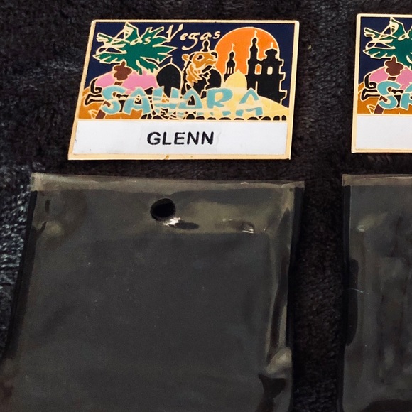2 EXTICT SAHARA CASINO Las Vegas Magnet Souvenirs - Picture 9 of 11